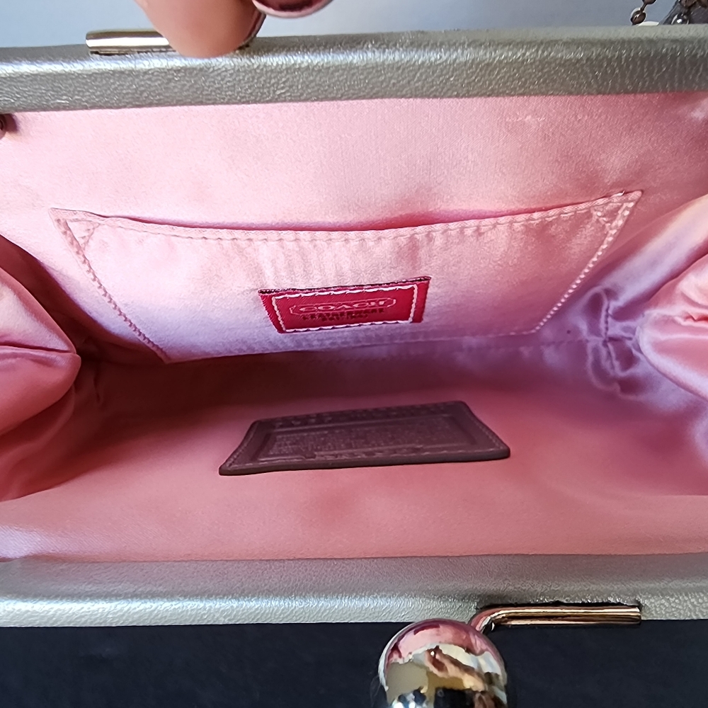 Coach Rare Vintage Pink Optic Signature Lurex Framef Kisslock Bag 2004, 8948 - Picture 10 of 14